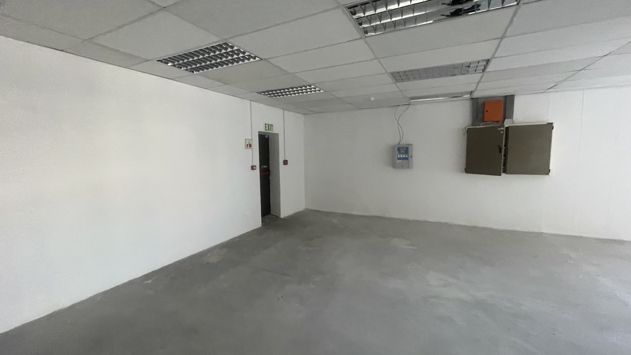 To Let commercial Property for Rent in Athlone Western Cape